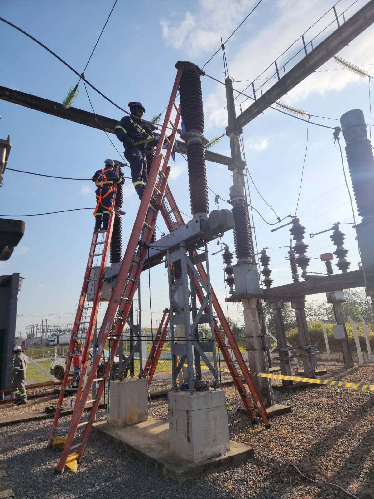 montagem de subestação elétrica